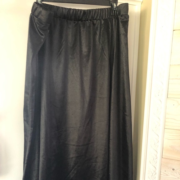 VERO MODA- black skirt - Picture 1 of 5